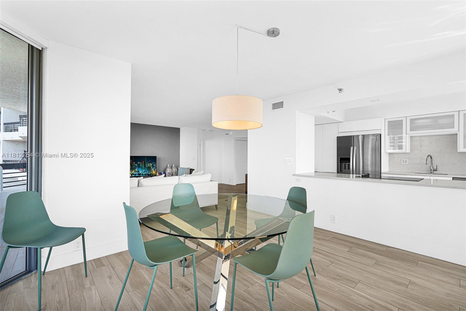 MYSTIC POINTE TOWER 500 - Residential