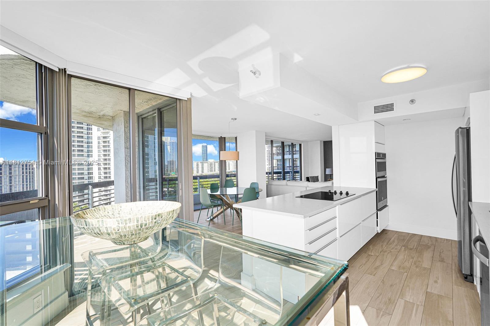 MYSTIC POINTE TOWER 500 - Residential