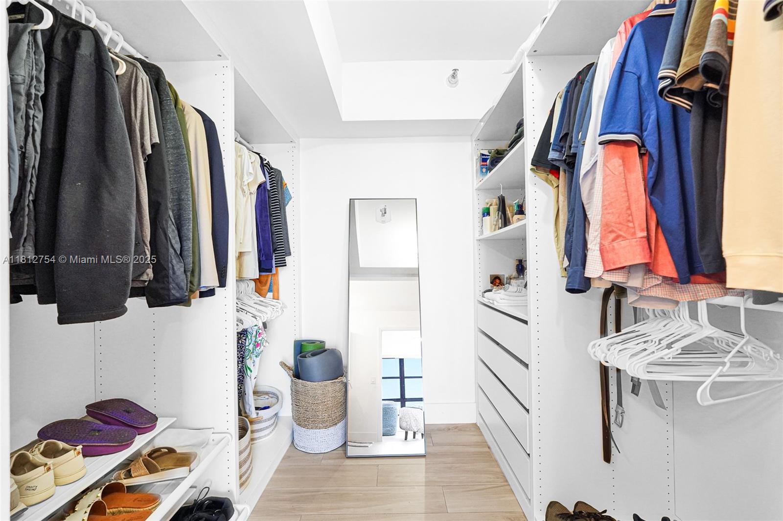 MYSTIC POINTE TOWER 500 - Residential