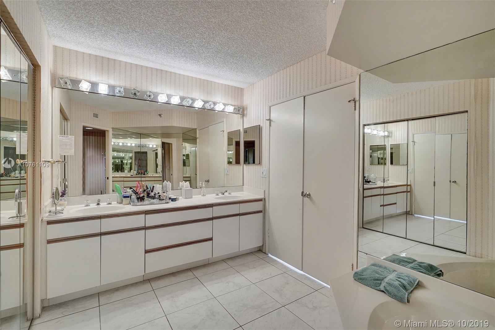 MYSTIC POINTE CONDO NO TW - Residential