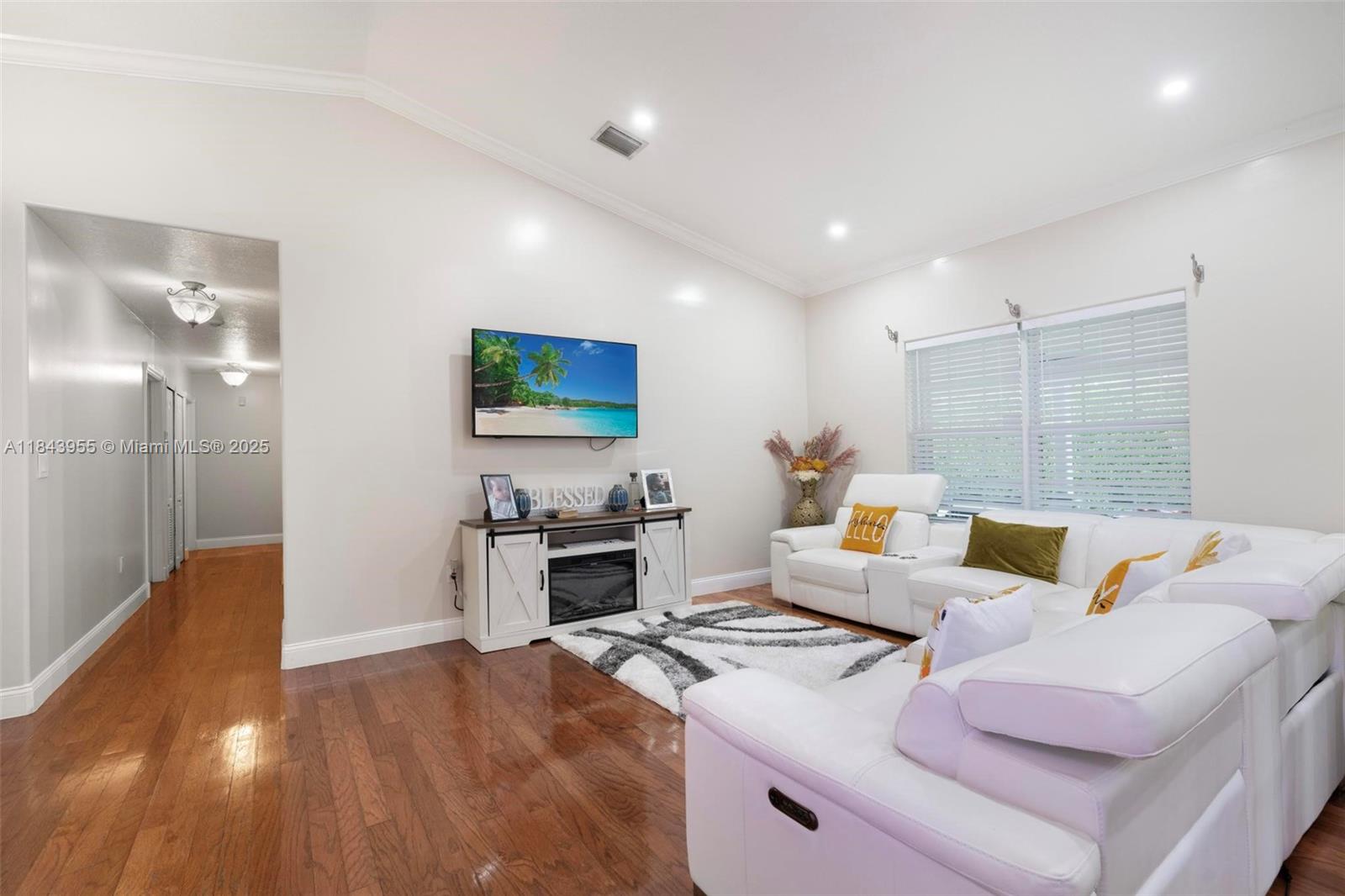 BISCAYNE BEST - Residential