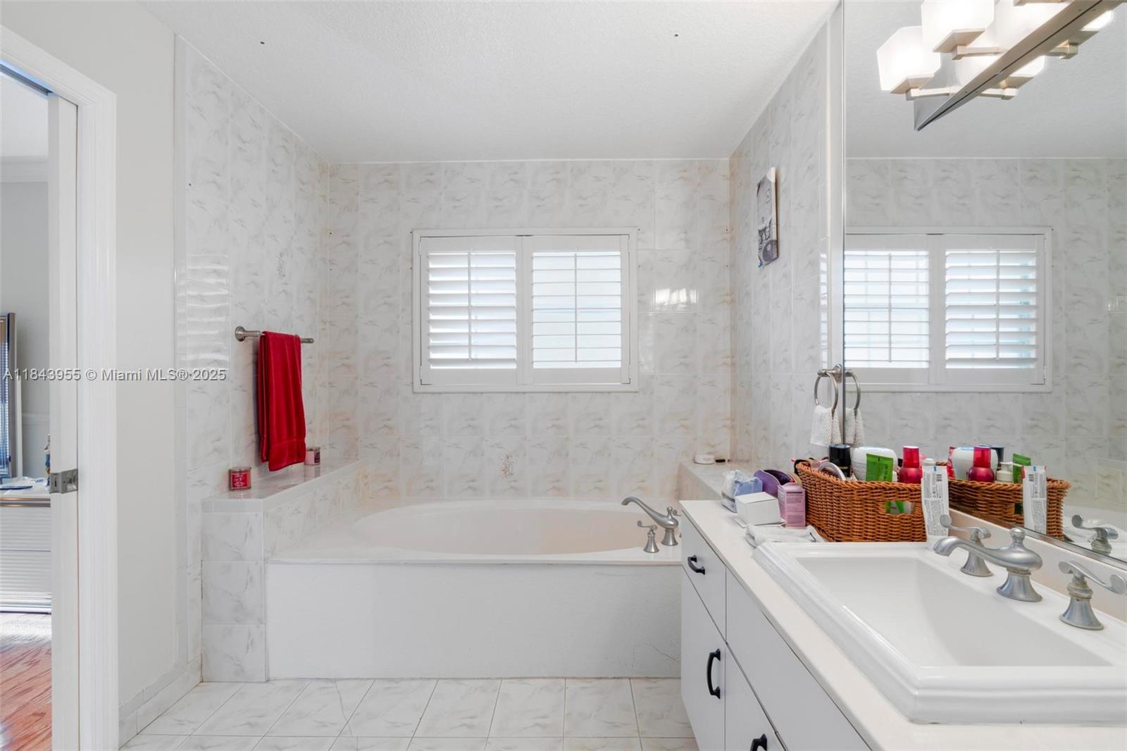 BISCAYNE BEST - Residential