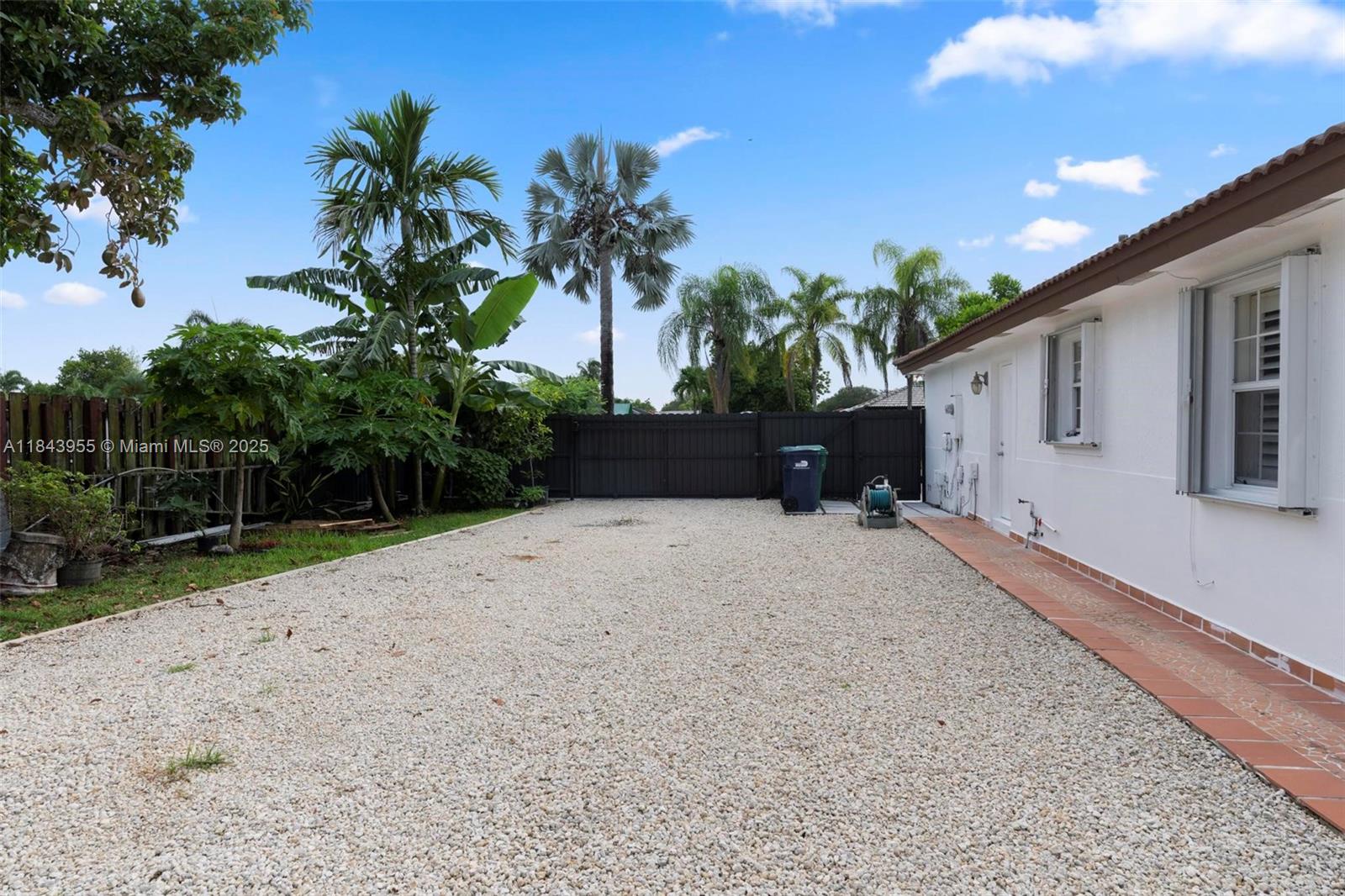 BISCAYNE BEST - Residential