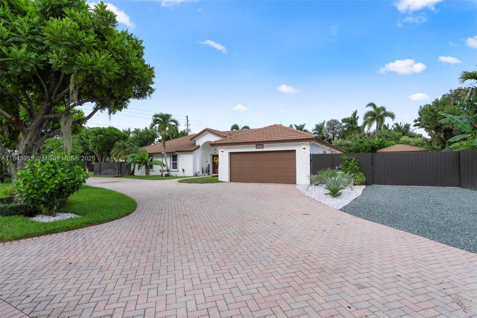 BISCAYNE BEST - Residential