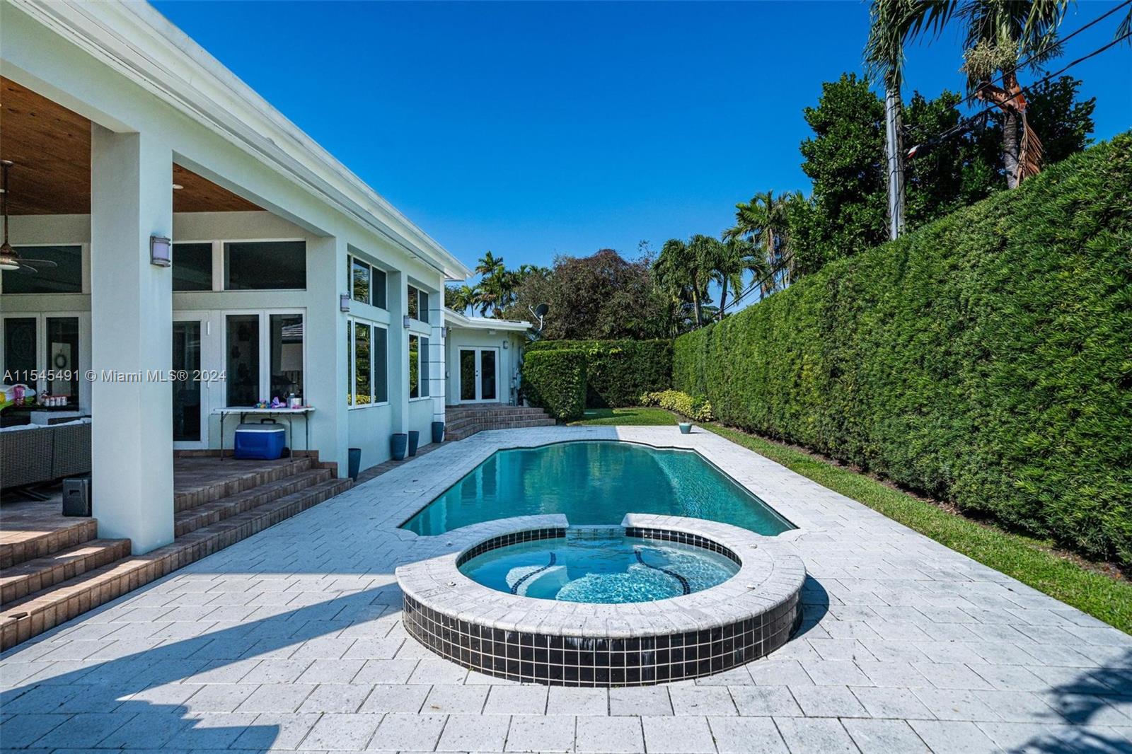 EARLETON SHORES - Residential