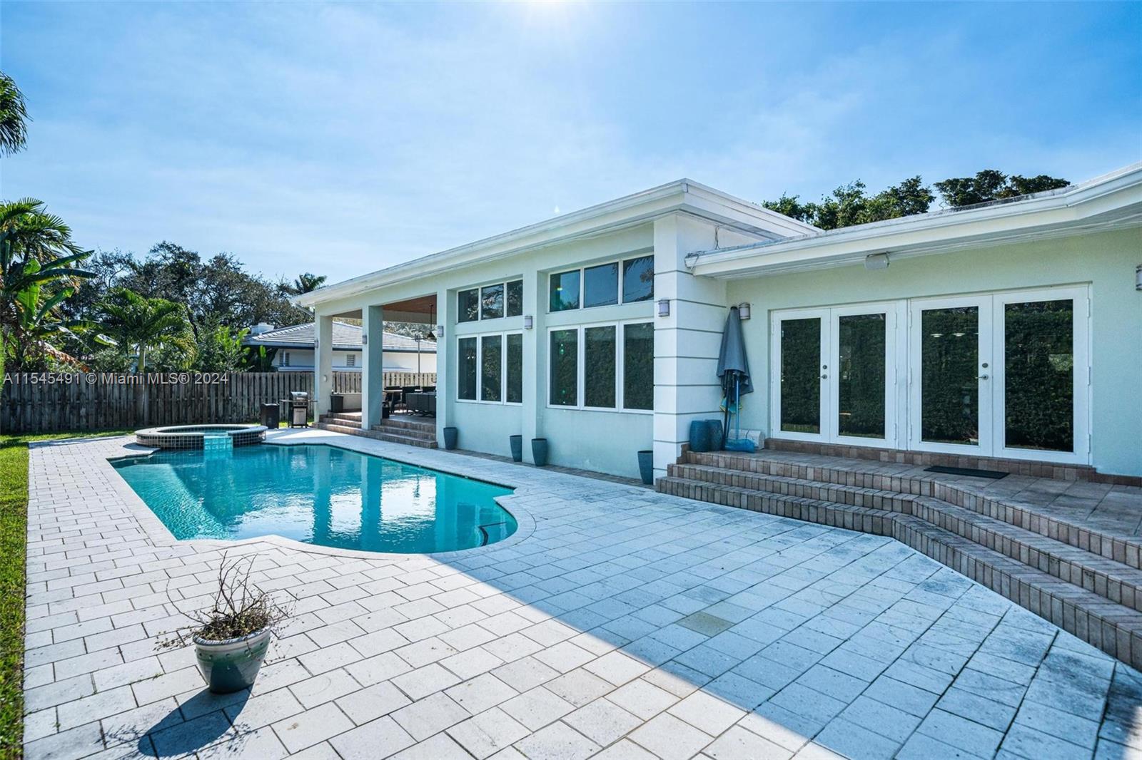 EARLETON SHORES - Residential