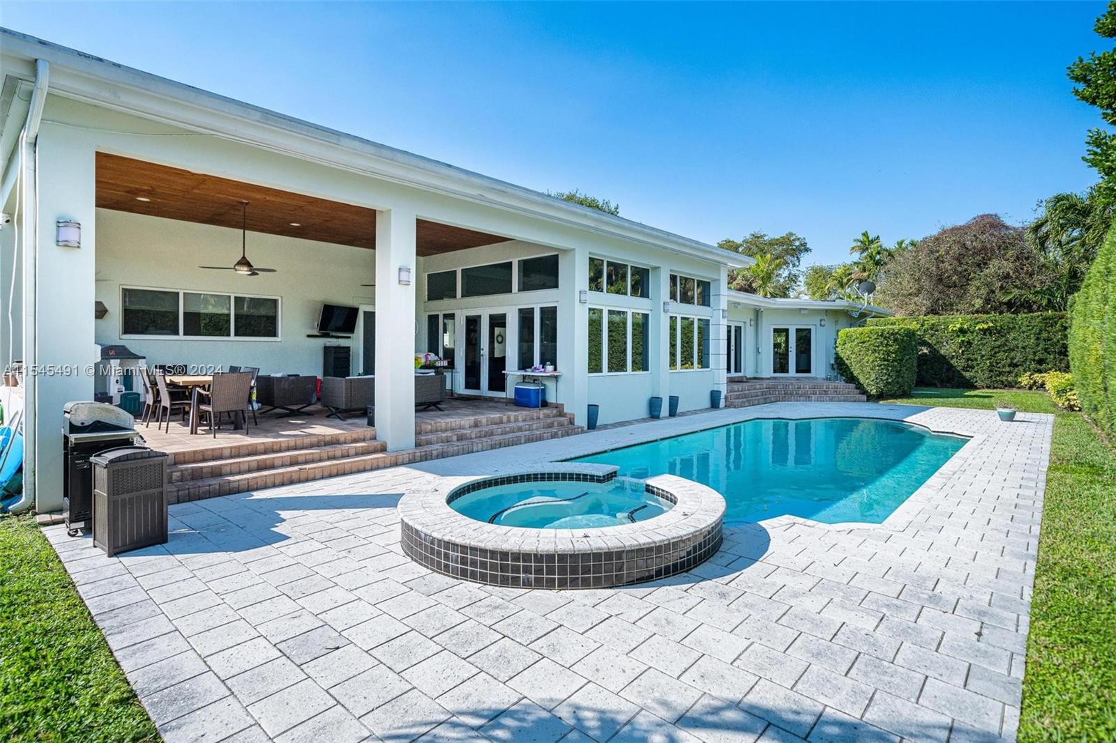 EARLETON SHORES - Residential