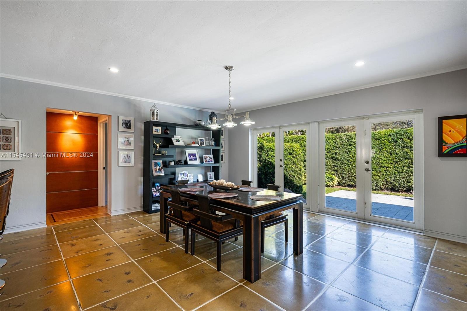 EARLETON SHORES - Residential