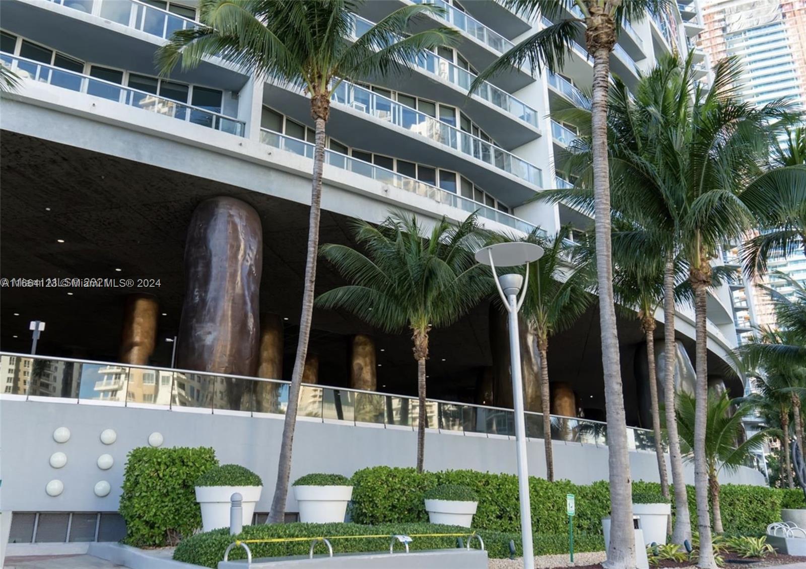 ICONBRICKELL CONDO NO 1 - Residential