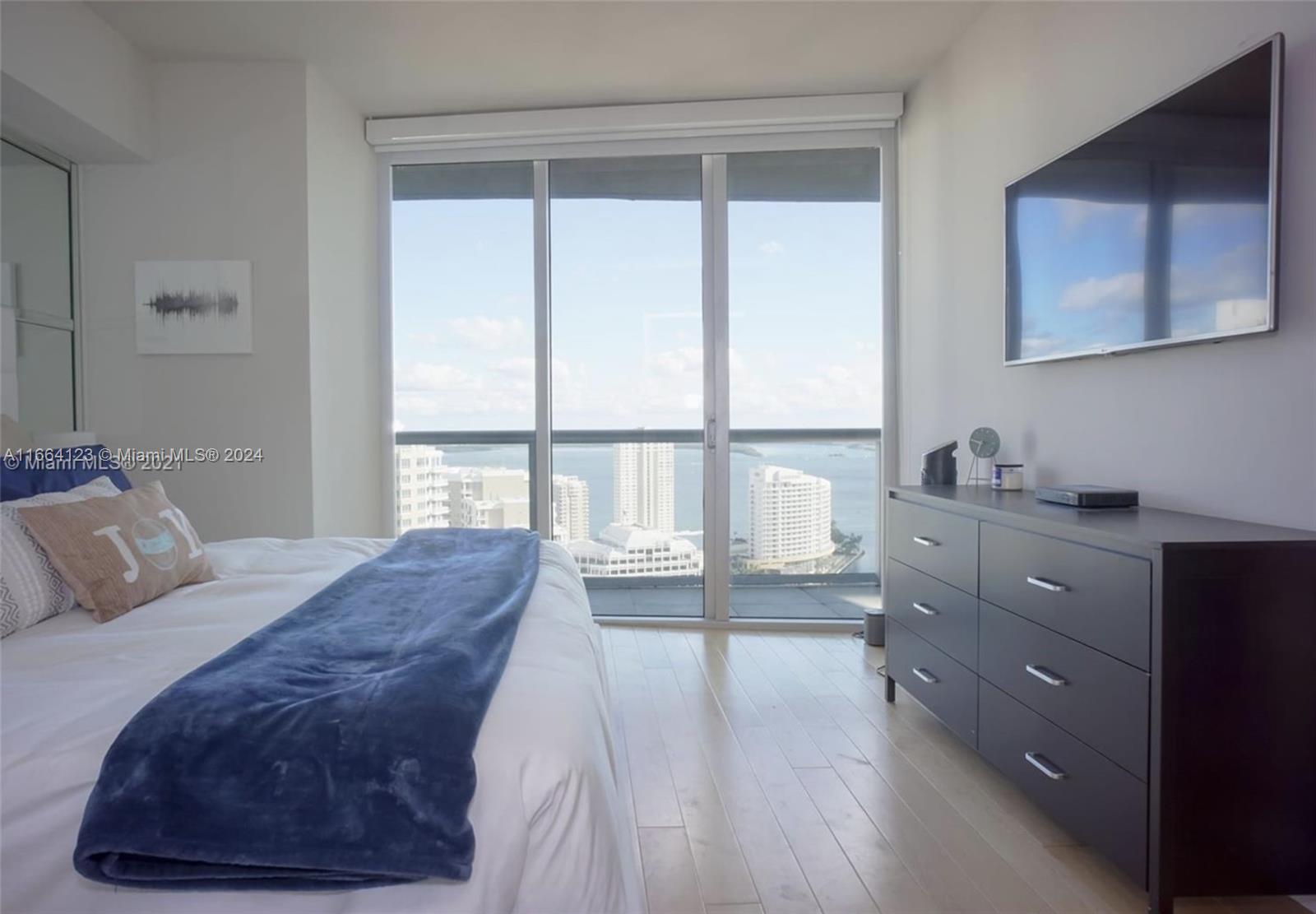 ICONBRICKELL CONDO NO 1 - Residential