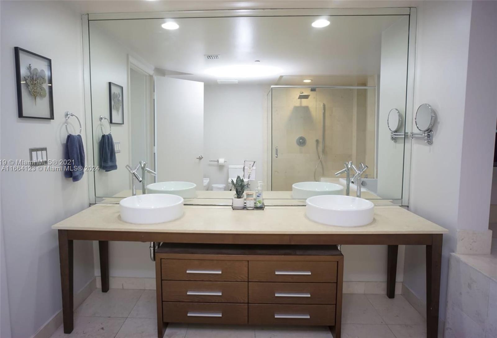 ICONBRICKELL CONDO NO 1 - Residential