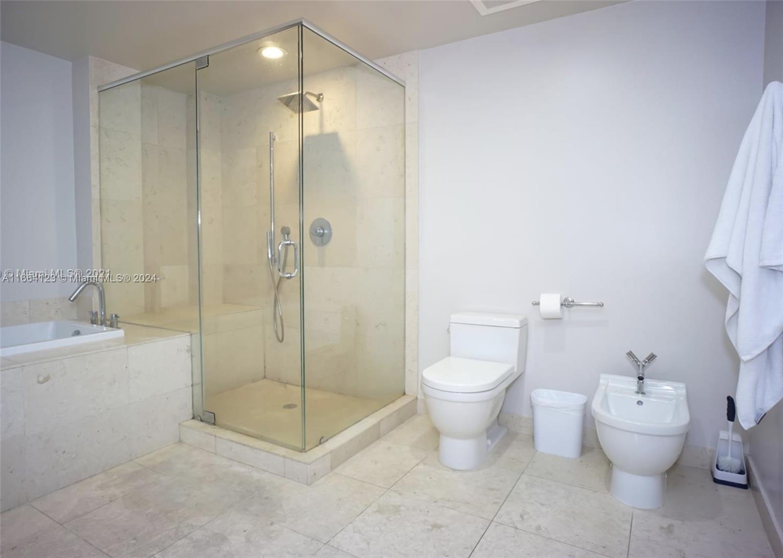 ICONBRICKELL CONDO NO 1 - Residential