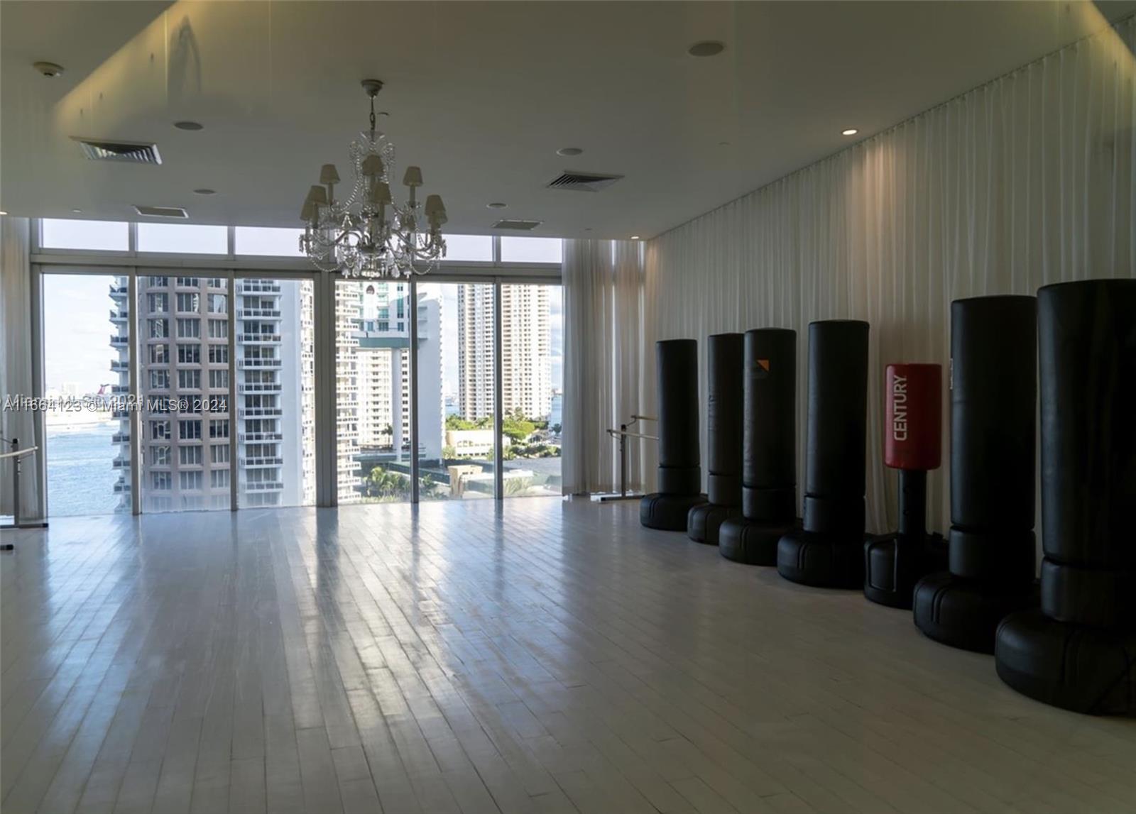ICONBRICKELL CONDO NO 1 - Residential