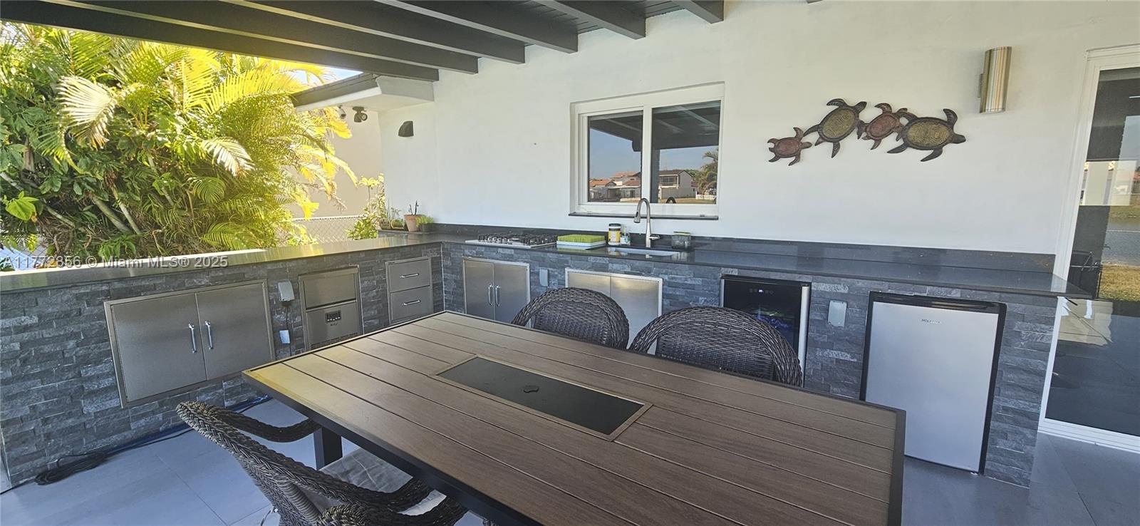 INTERNATIONAL GARDENS SEC - Residential