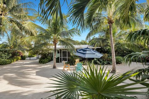 A home in Plantation Key