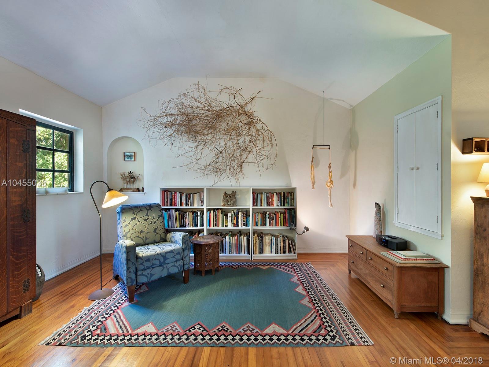 MIAMI SHORES SEC 3 - Residential