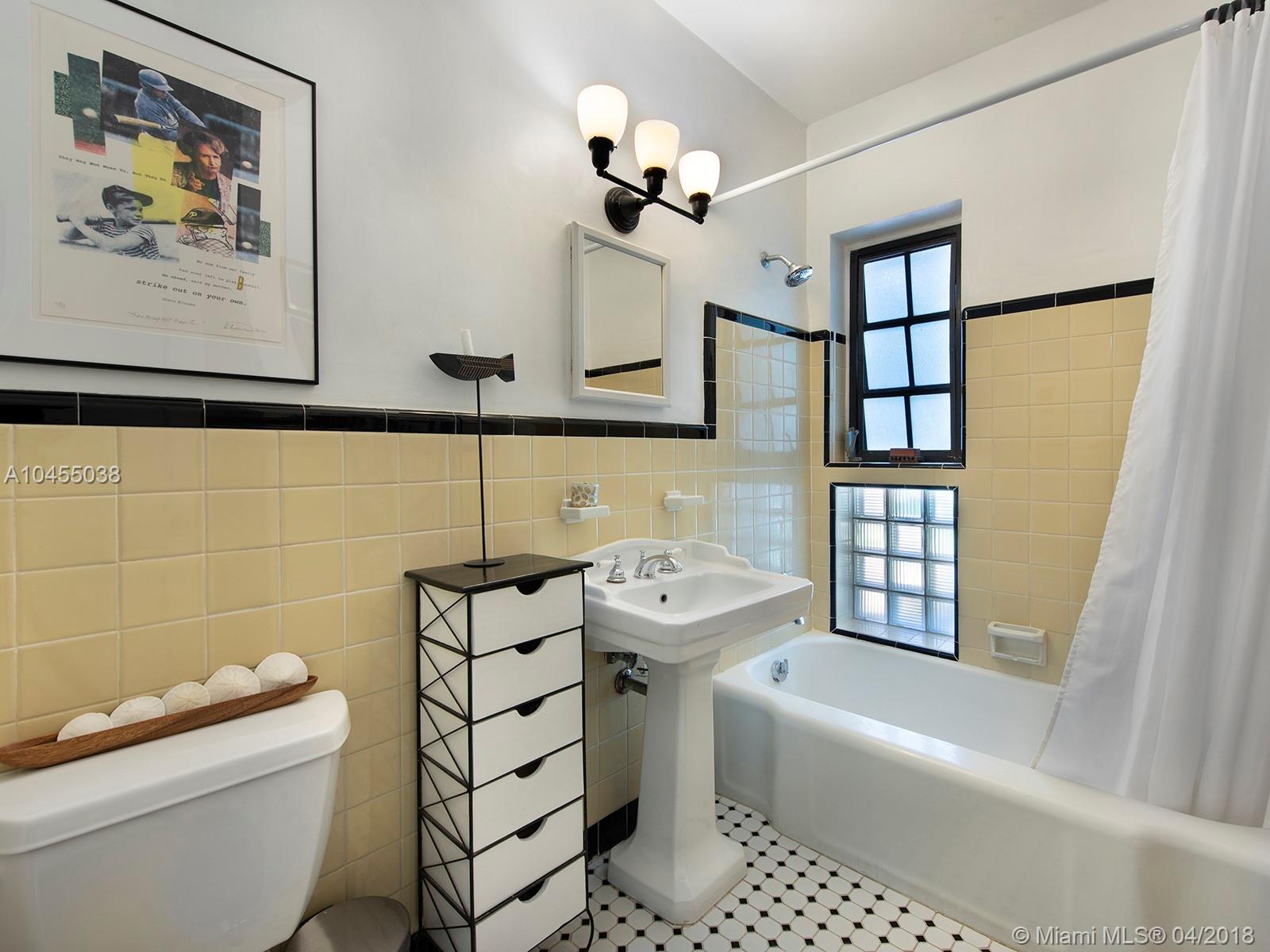 MIAMI SHORES SEC 3 - Residential