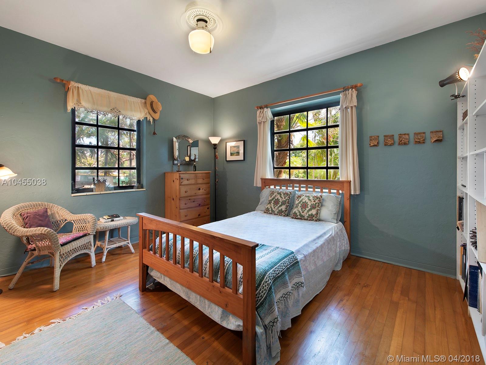 MIAMI SHORES SEC 3 - Residential