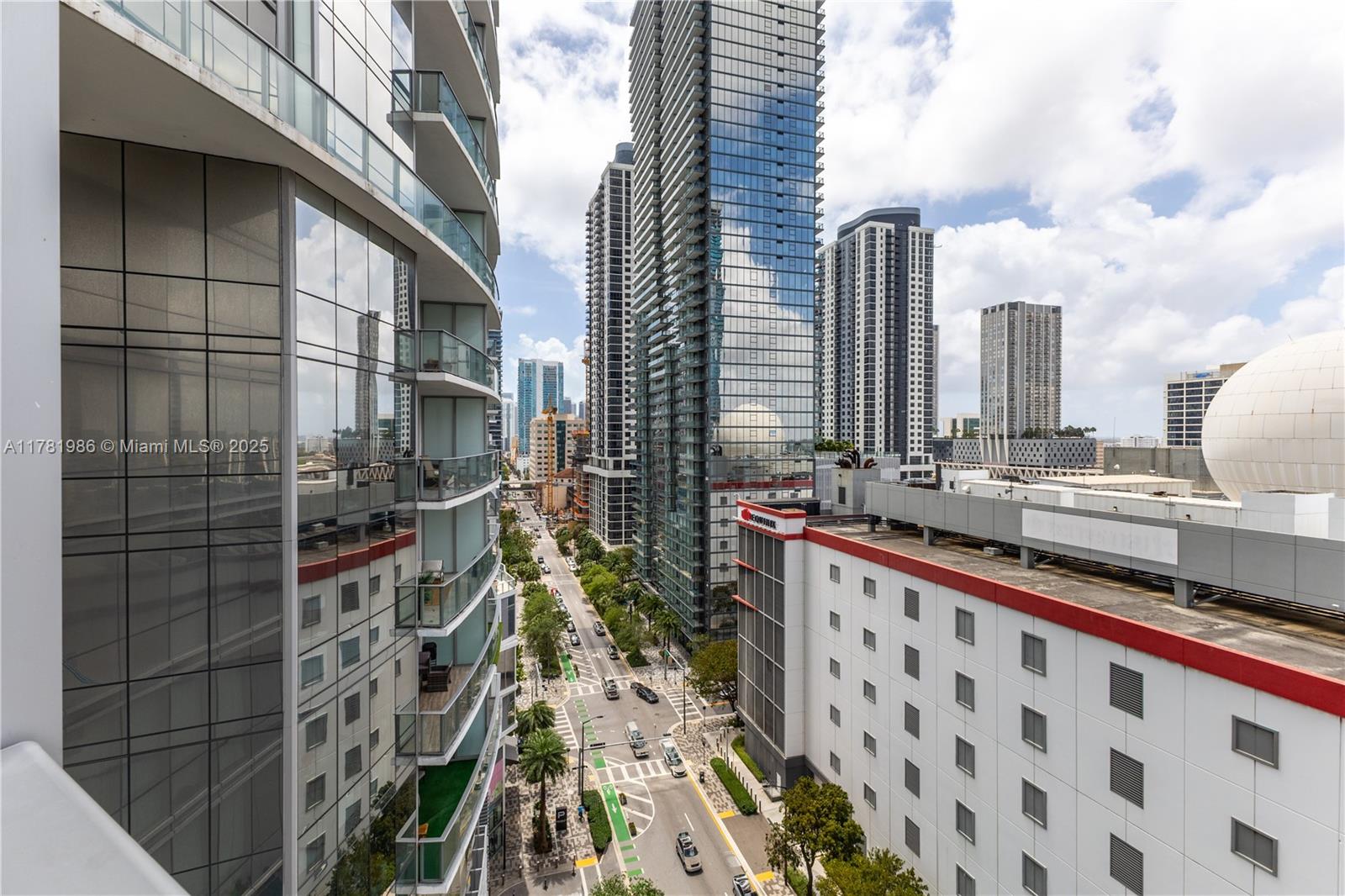 PARAMOUNT MIAMI WORLDCENT - Residential