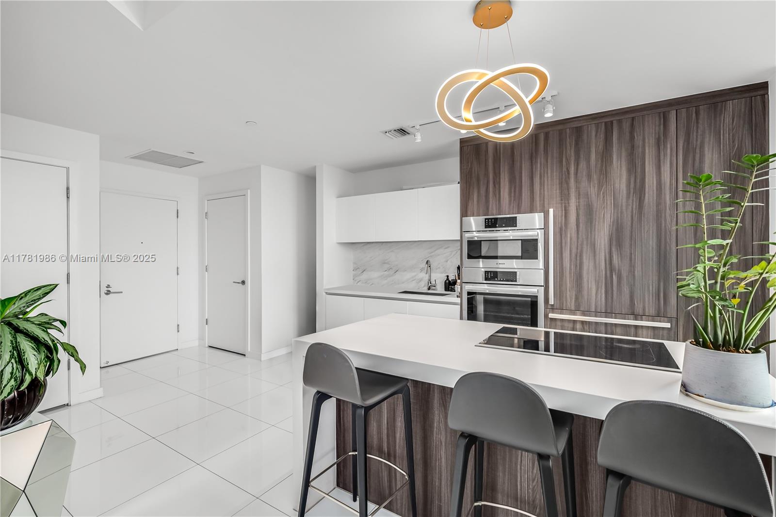 View photos, virtual tours, details... 851 NE 1st Ave 1102