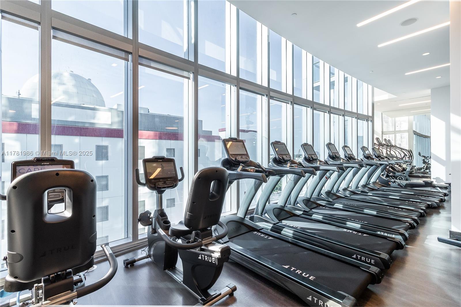 PARAMOUNT MIAMI WORLDCENT - Residential