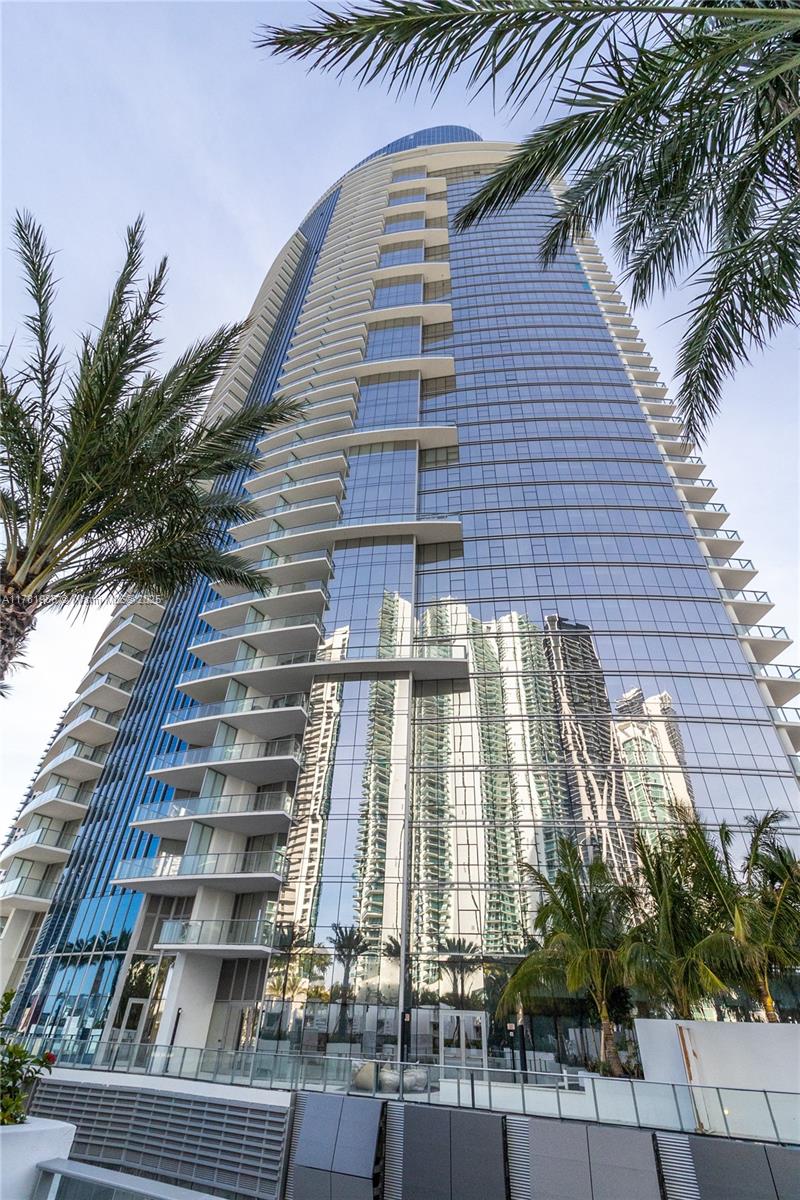 PARAMOUNT MIAMI WORLDCENT - Residential