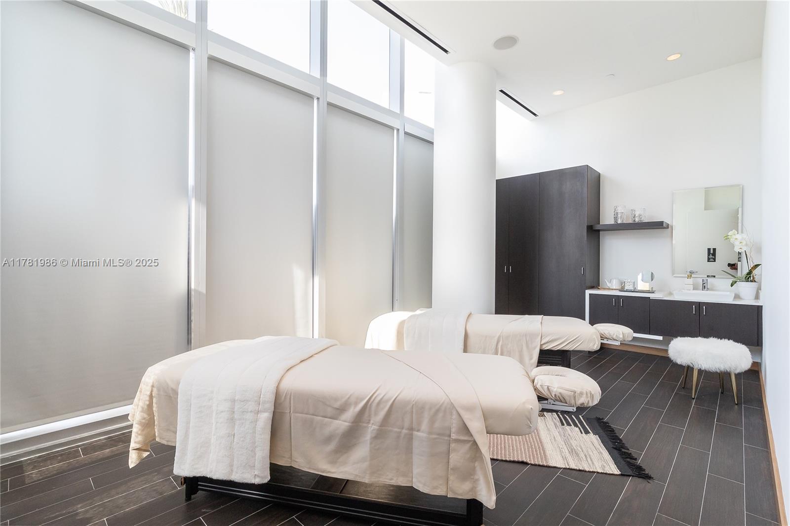 PARAMOUNT MIAMI WORLDCENT - Residential