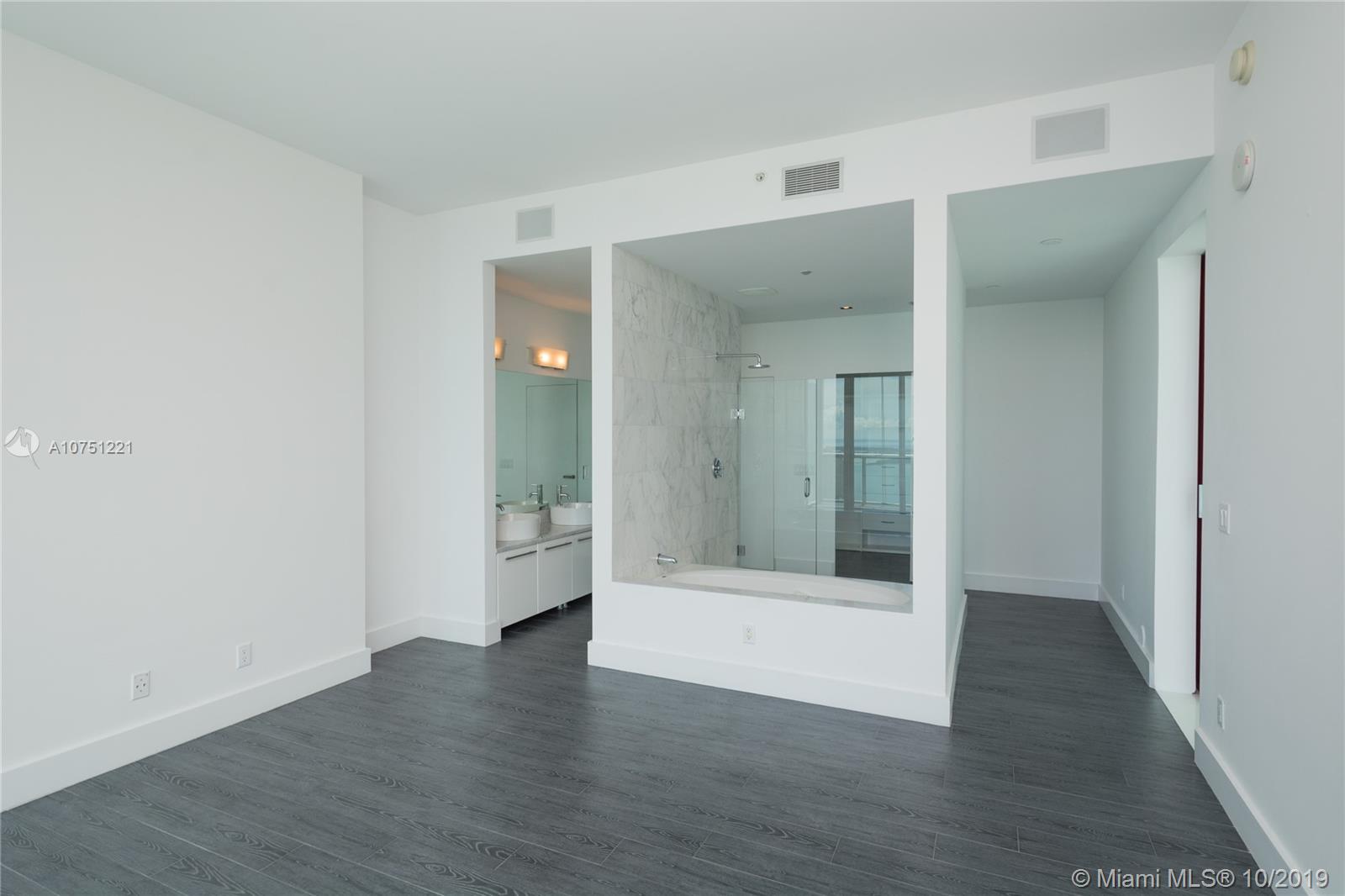 MARINABLUE CONDO - Residential