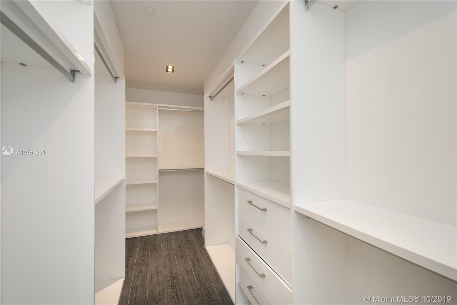 MARINABLUE CONDO - Residential