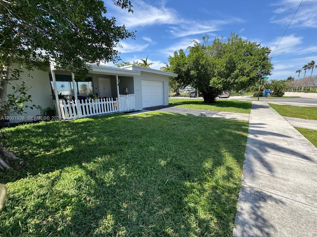 Photo of 91 Fronton Blvd, Dania Beach, FL 33004 (MLS # A12001938)