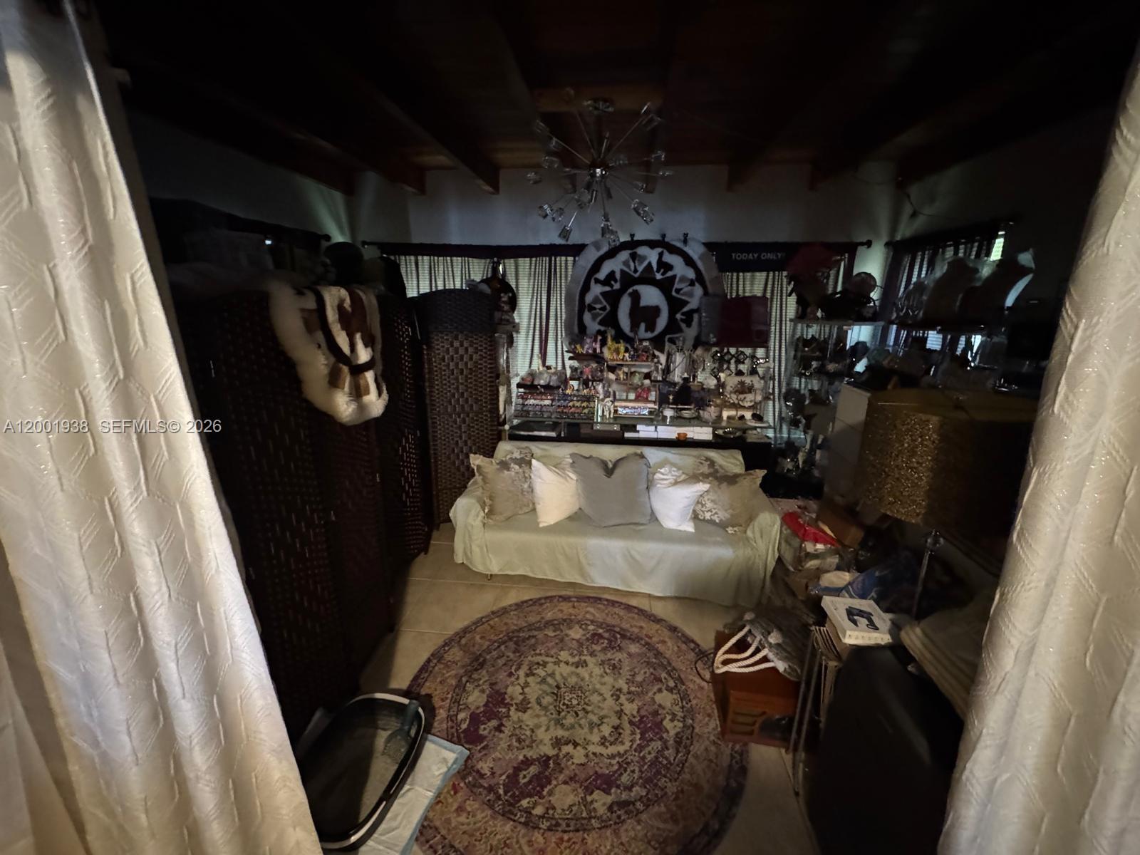 DANIA COUNTRY CLUB ESTATE - Residential