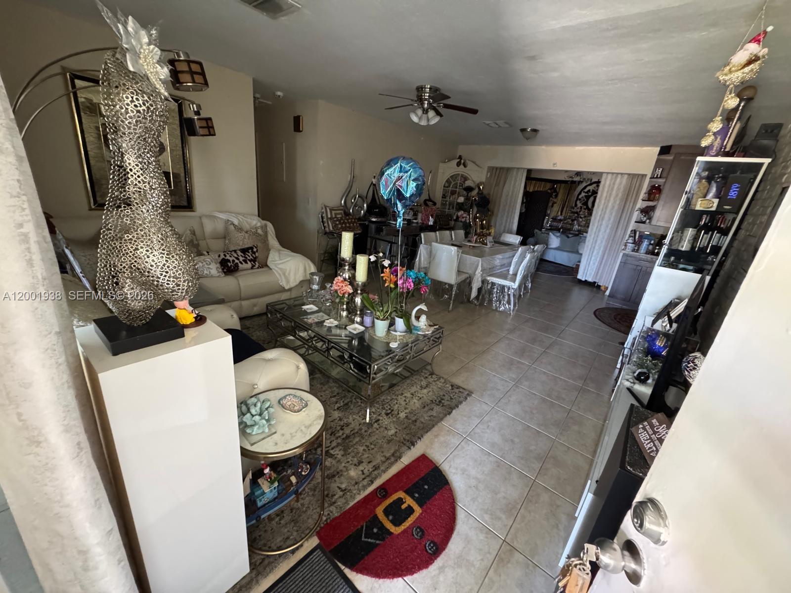 DANIA COUNTRY CLUB ESTATE - Residential