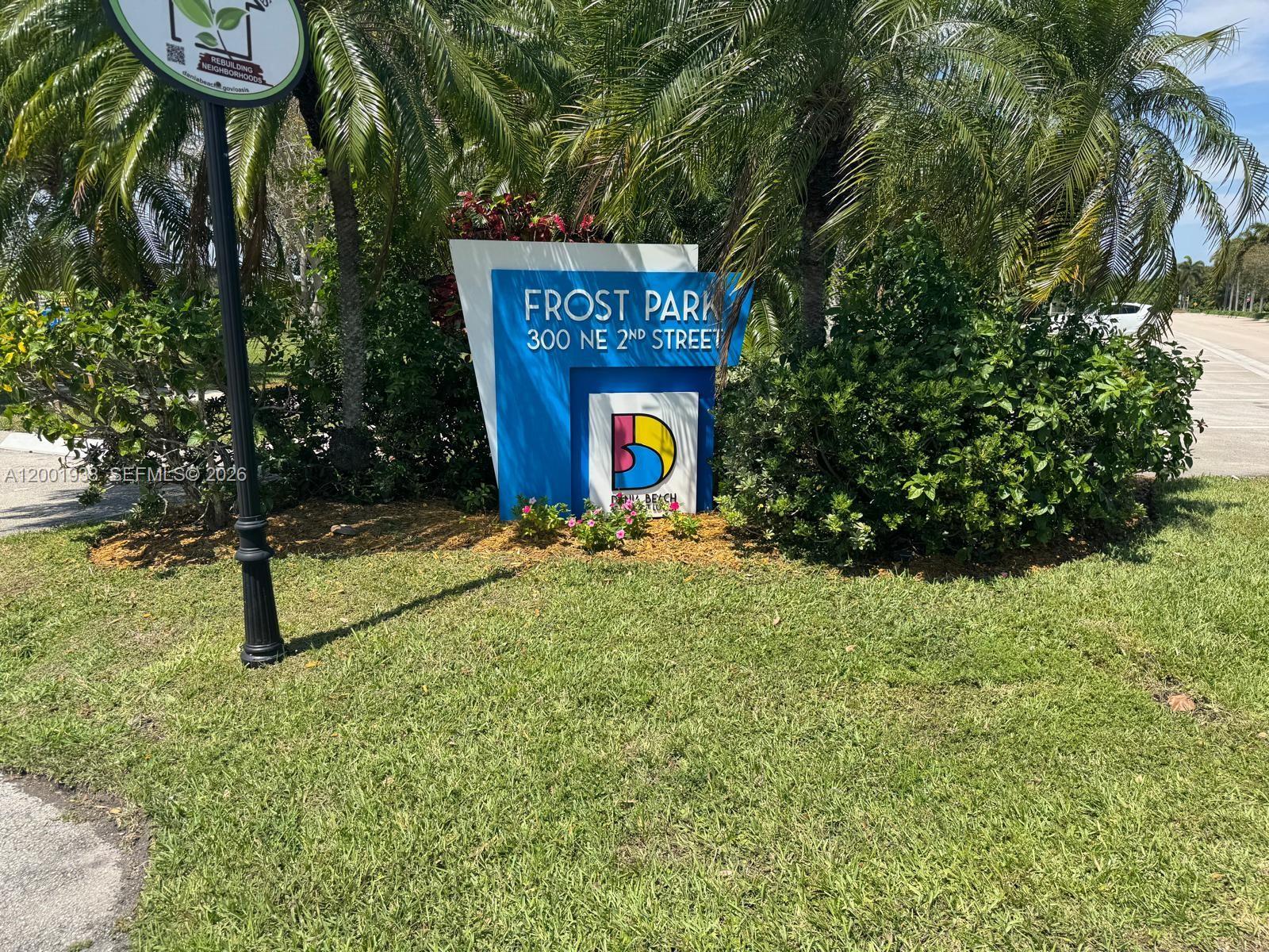 DANIA COUNTRY CLUB ESTATE - Residential