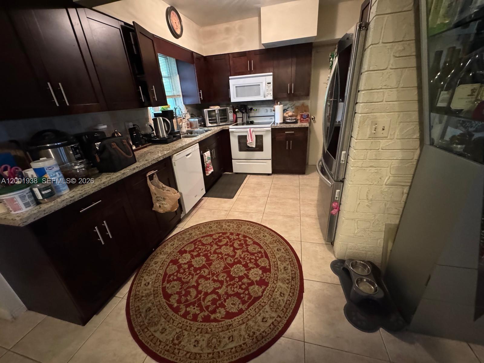 DANIA COUNTRY CLUB ESTATE - Residential