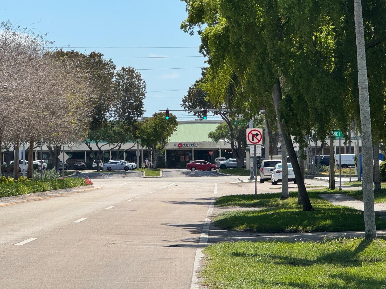 DANIA COUNTRY CLUB ESTATE - Residential