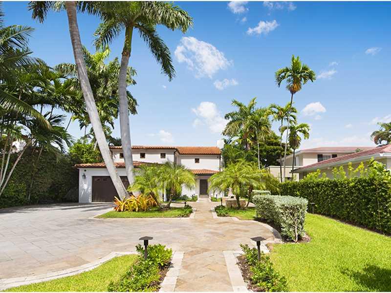 Charming waterfront home on Venetian Islands. Over 2,600 square feet and completely renovated with custom details and exceptional finishes throughout. Custom Italian kitchen with Wolf appliances, under counter lighting and granite countertops. 3 bedroo ms with custom built closets and 2.5 baths with Kohler finishes.