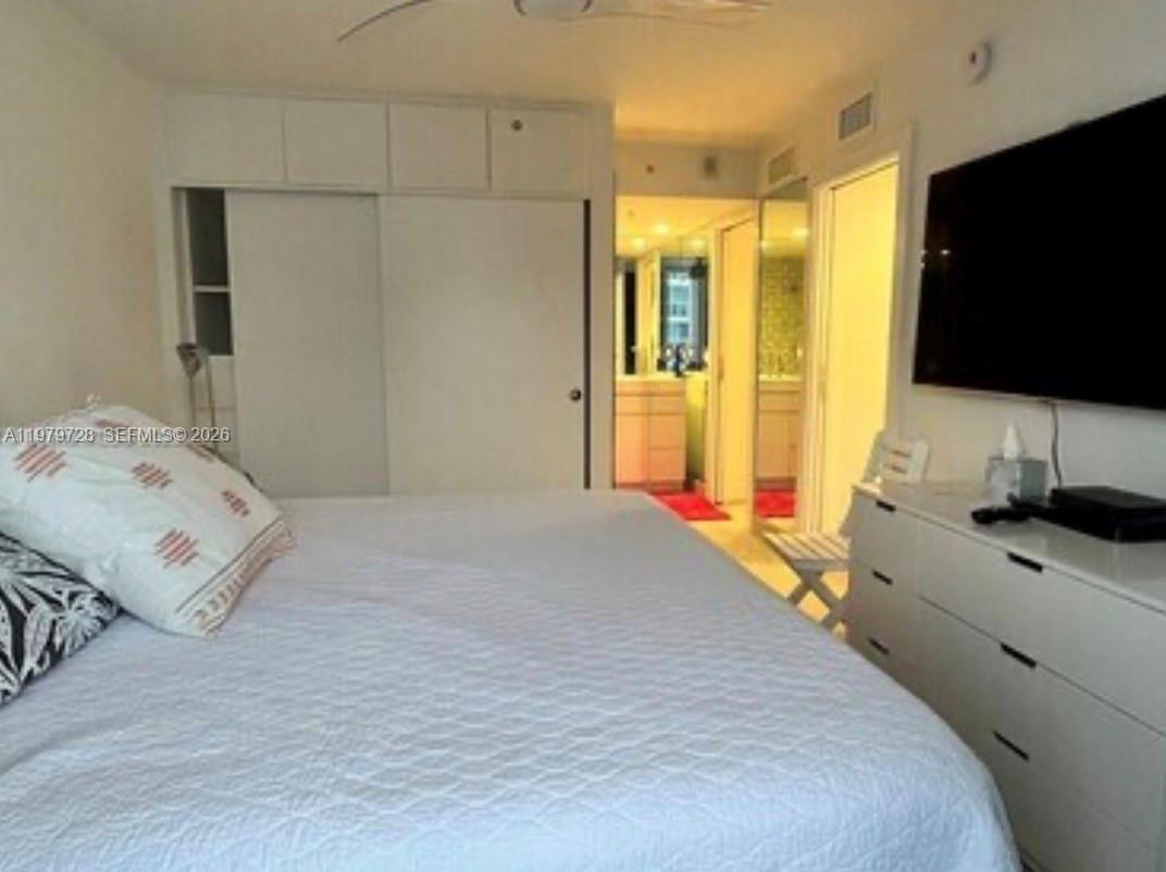 2457 Collins Ave 1605