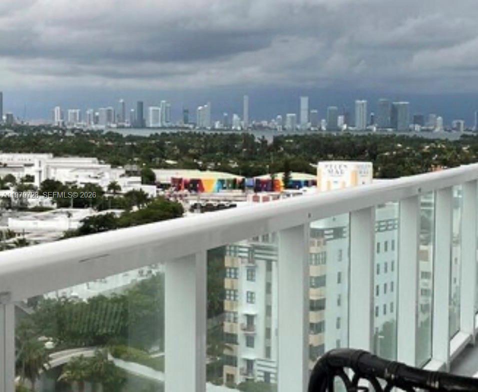 2457 Collins Ave 1605