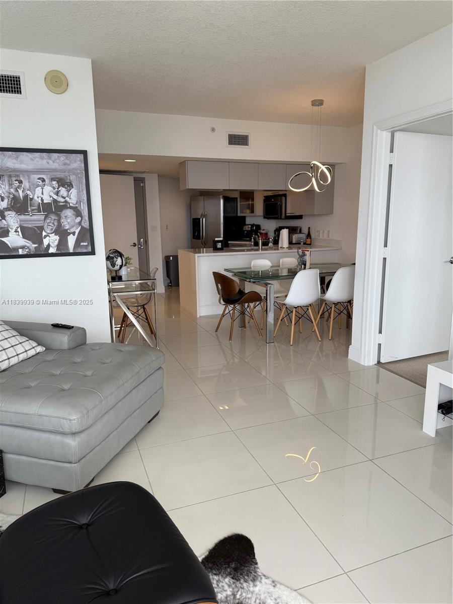 1750 N Bayshore Dr 5114