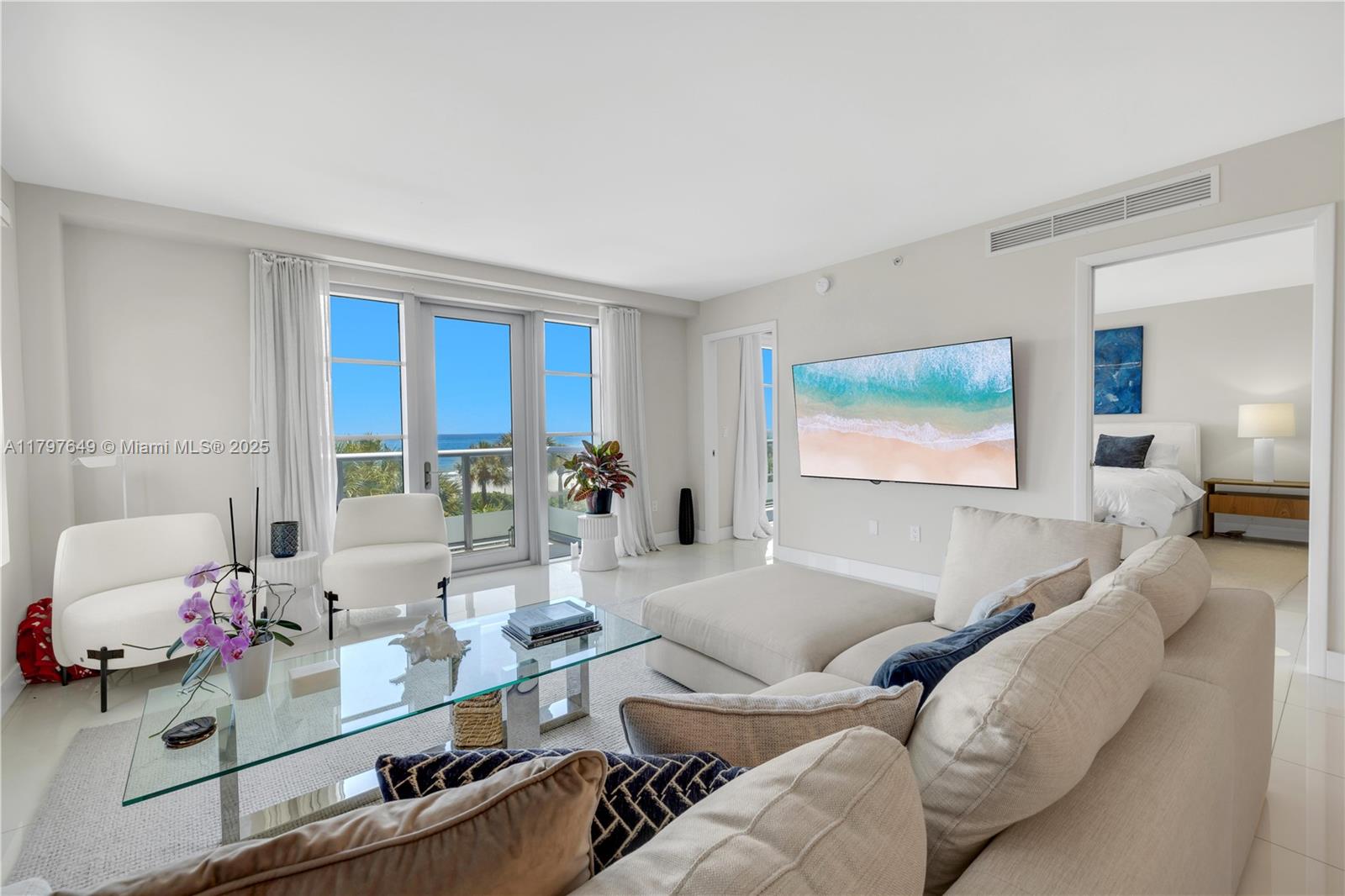 3739 Collins Ave N-302