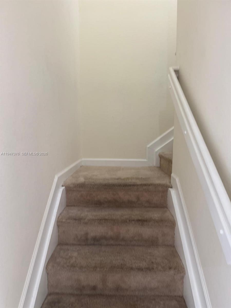 BAYWINDS OF GALAPAGOS FIR - Residential