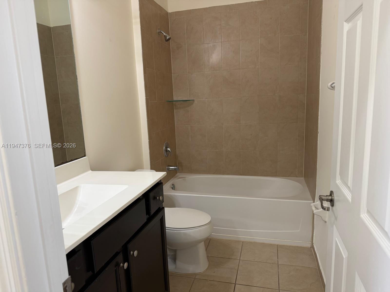 BAYWINDS OF GALAPAGOS FIR - Residential