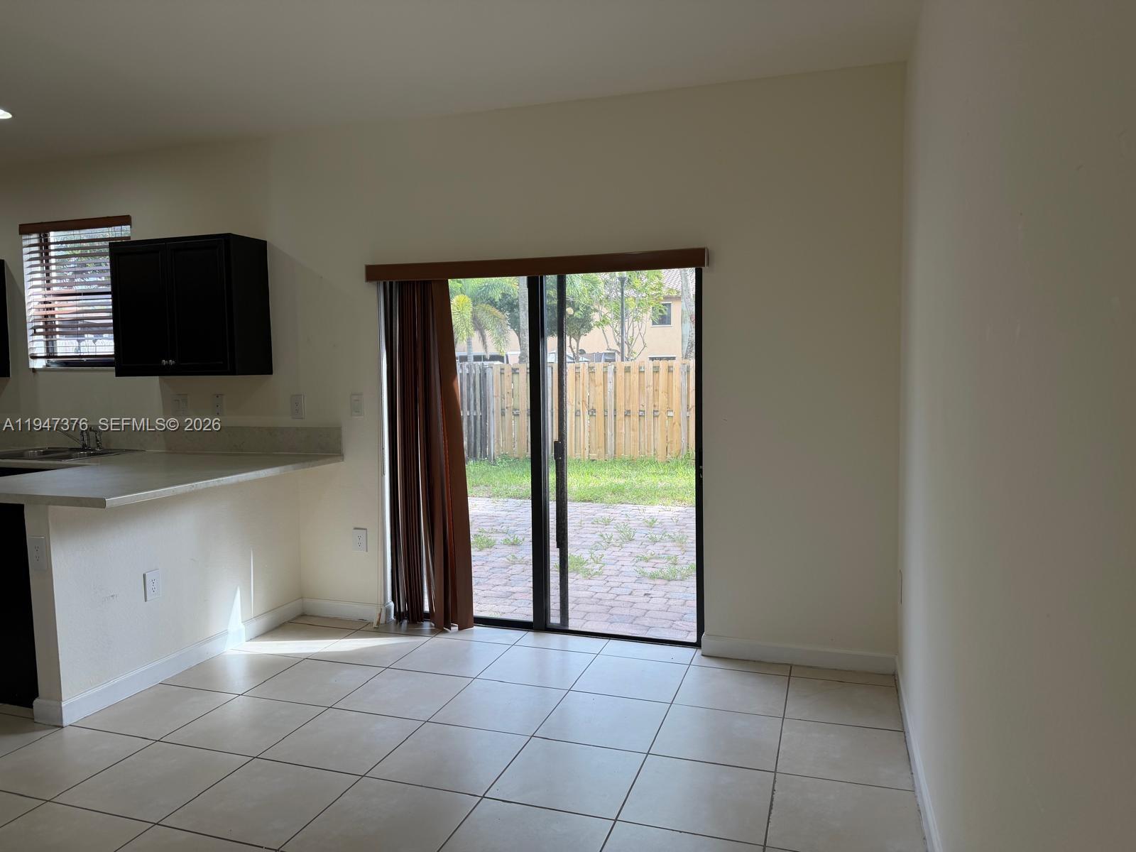 BAYWINDS OF GALAPAGOS FIR - Residential