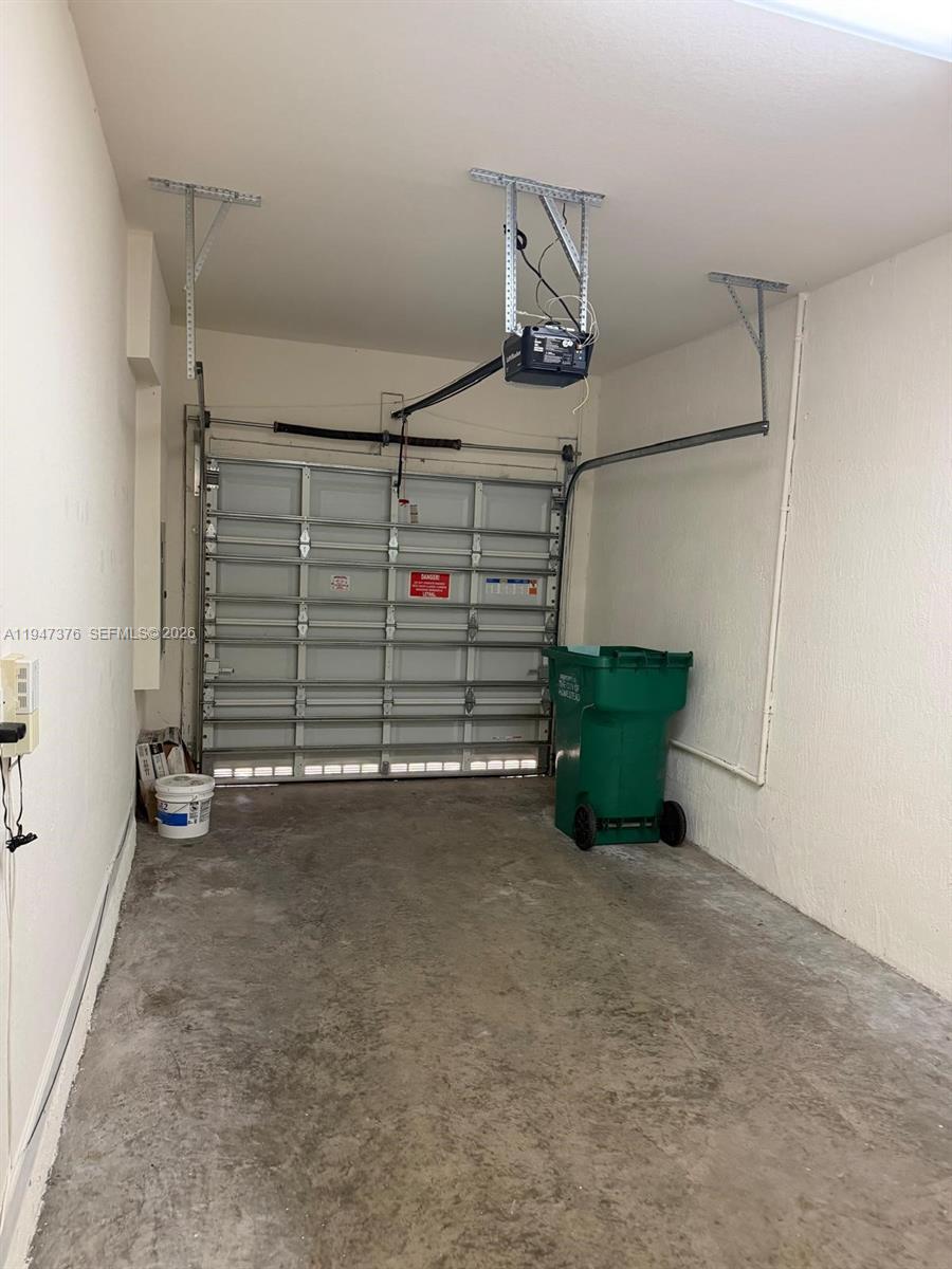 BAYWINDS OF GALAPAGOS FIR - Residential