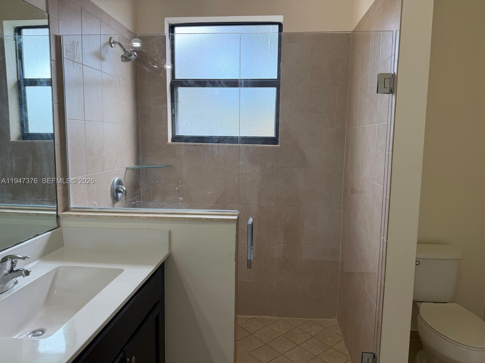 BAYWINDS OF GALAPAGOS FIR - Residential