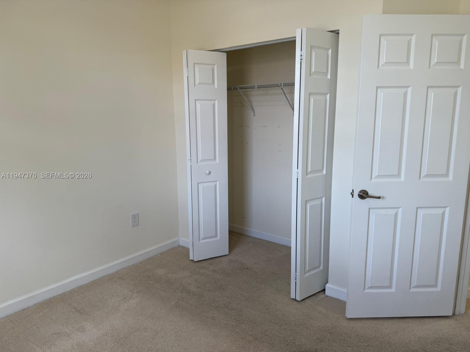 BAYWINDS OF GALAPAGOS FIR - Residential