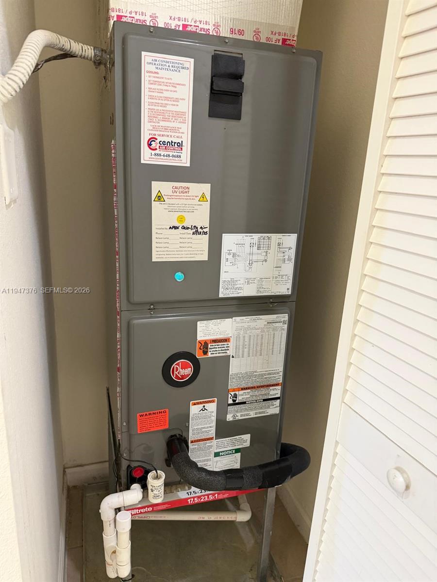 BAYWINDS OF GALAPAGOS FIR - Residential