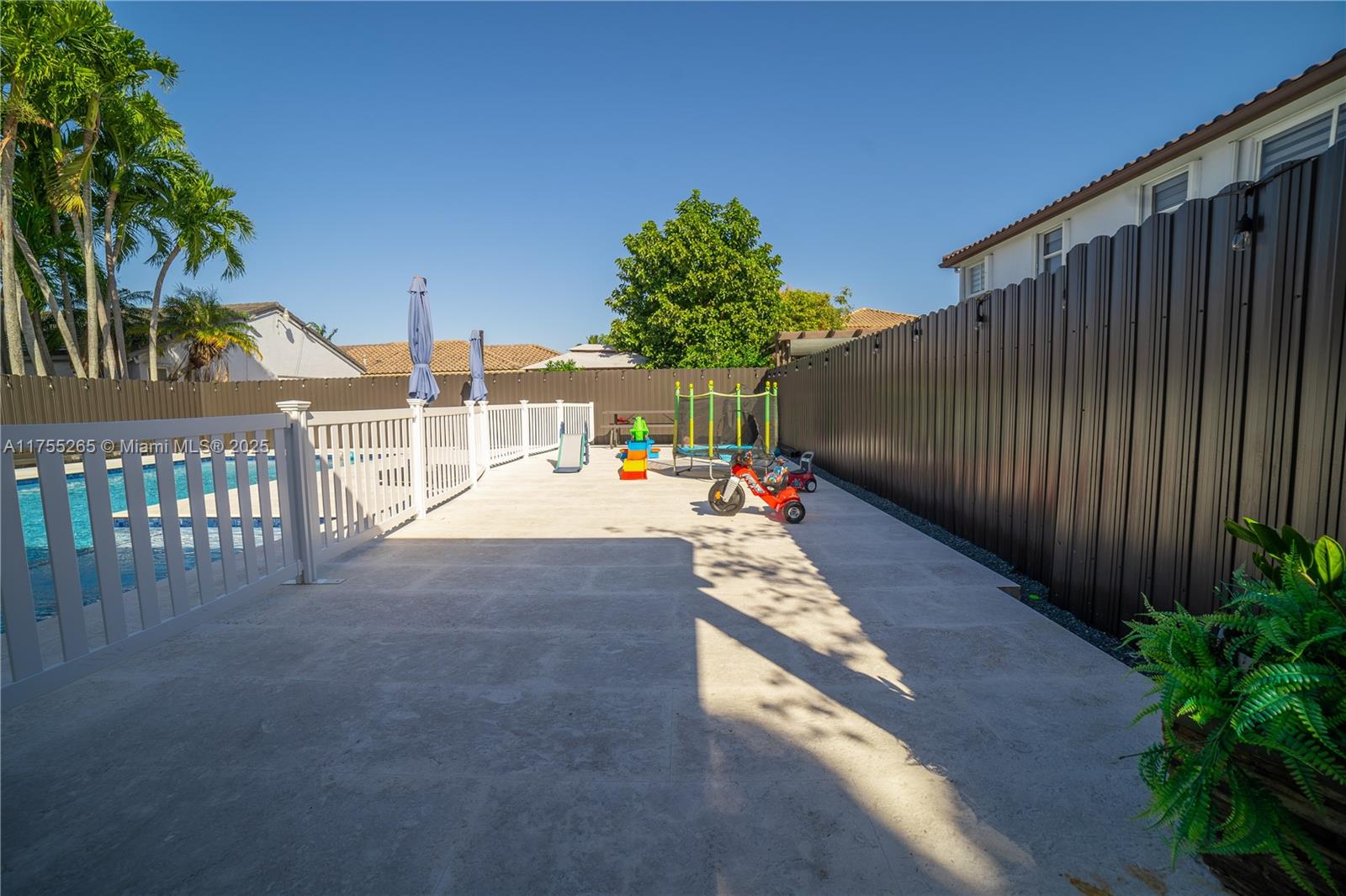 HIGHLANDS AT KENDALL - Residential