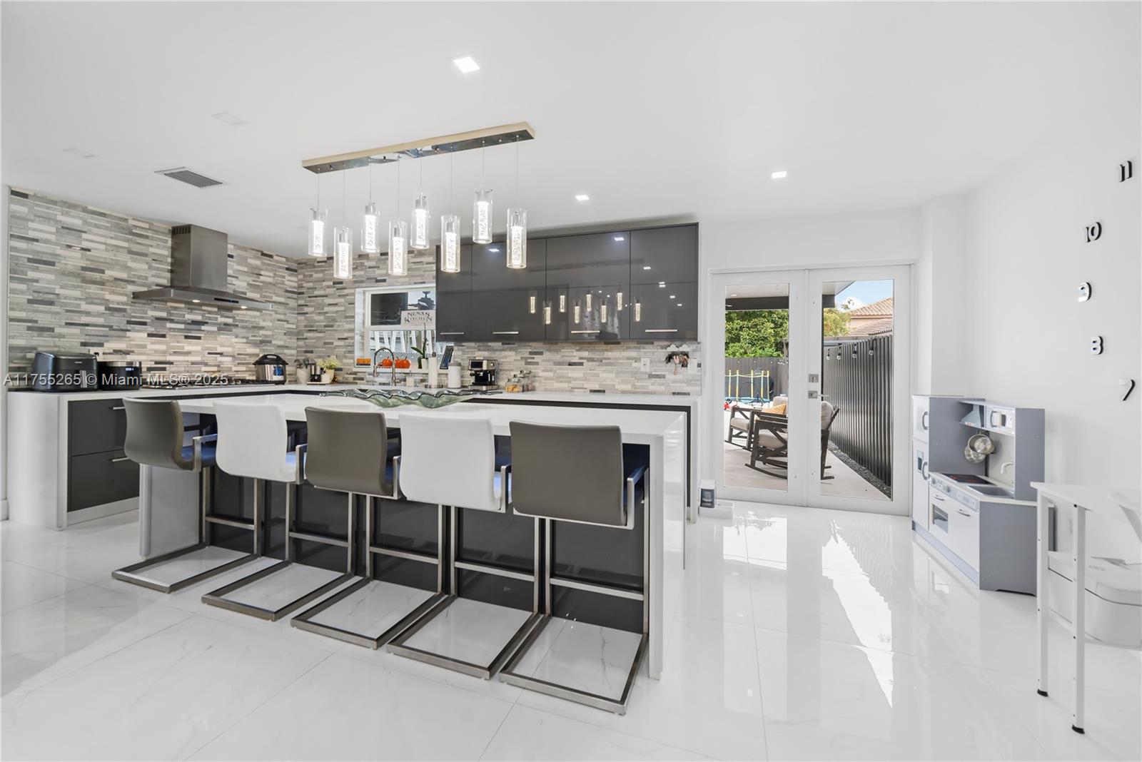 HIGHLANDS AT KENDALL - Residential