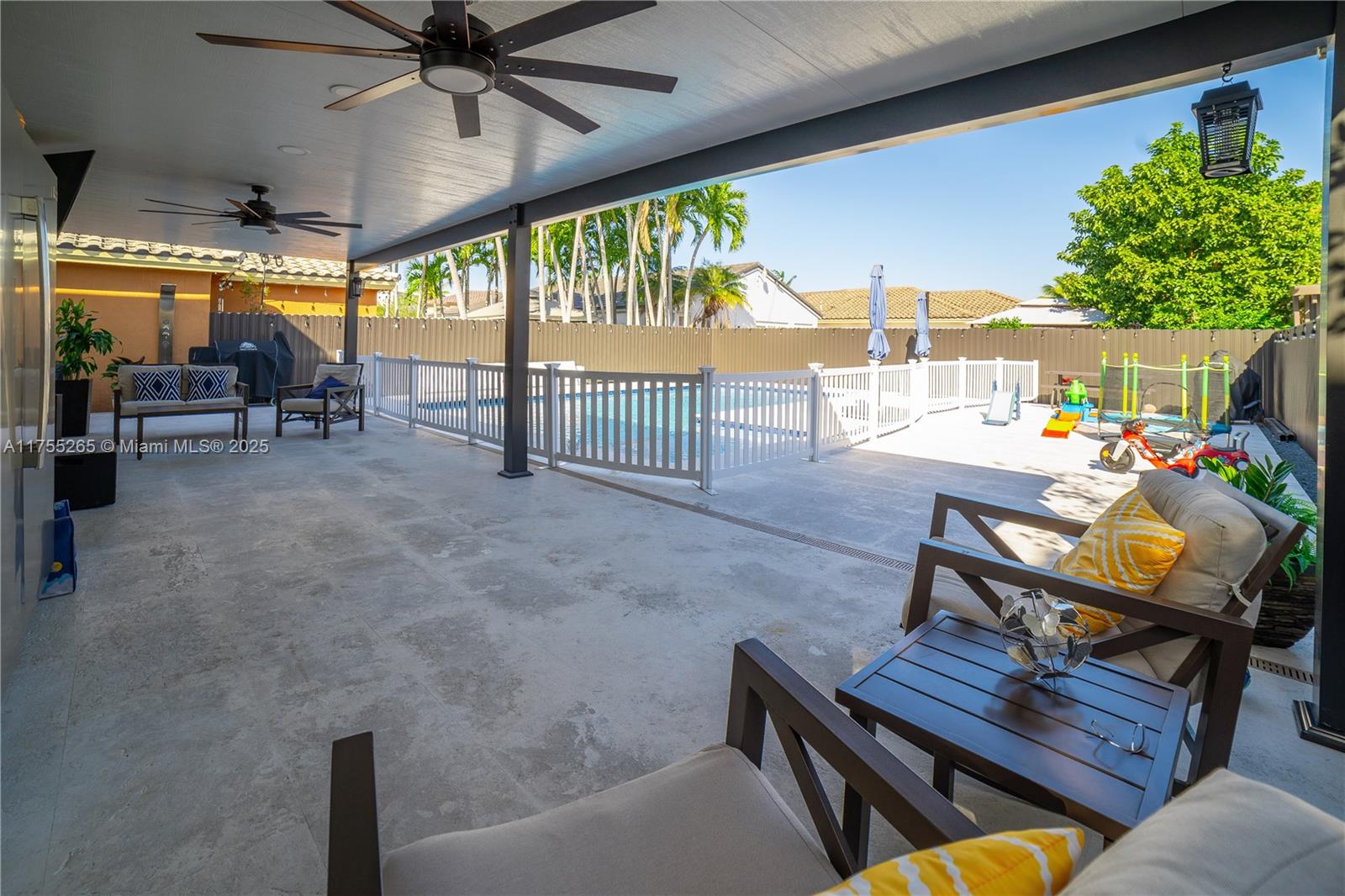 HIGHLANDS AT KENDALL - Residential